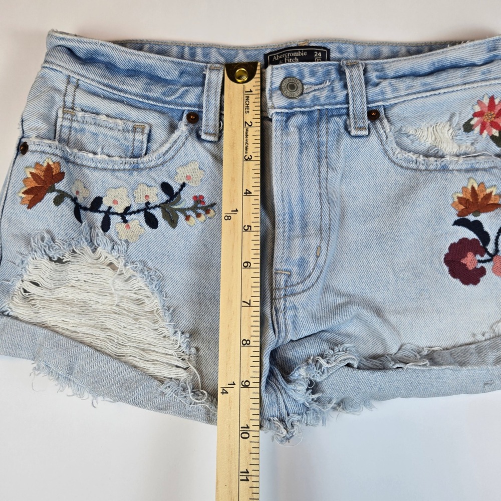 Y2K Abercrombie & Fitch Shorts Embroidered Distressed Denim Size 00/24 Boho - Picture 9 of 11